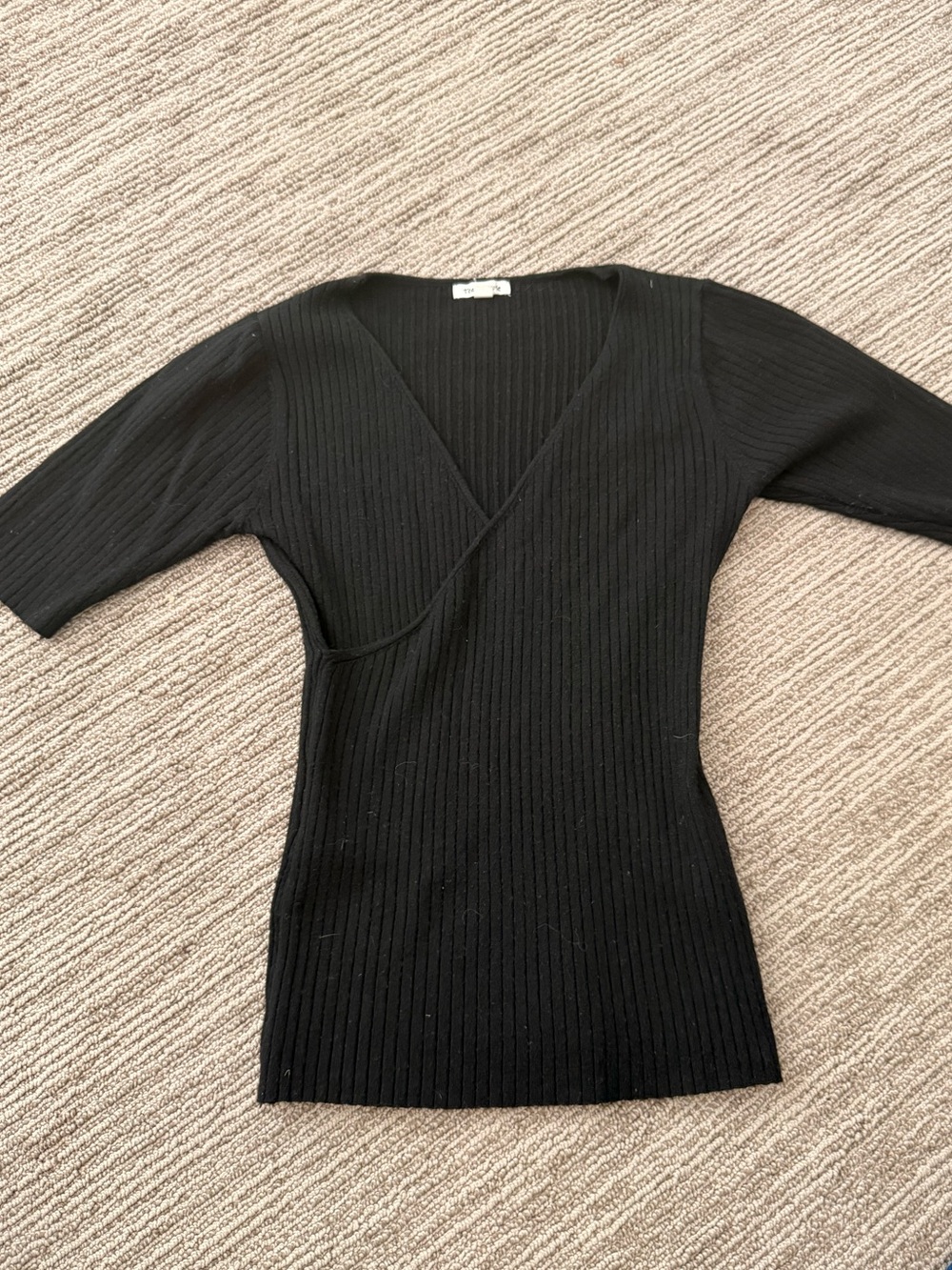 tea n rose Black Ribbed V-Neck Short Sleeve Sweater